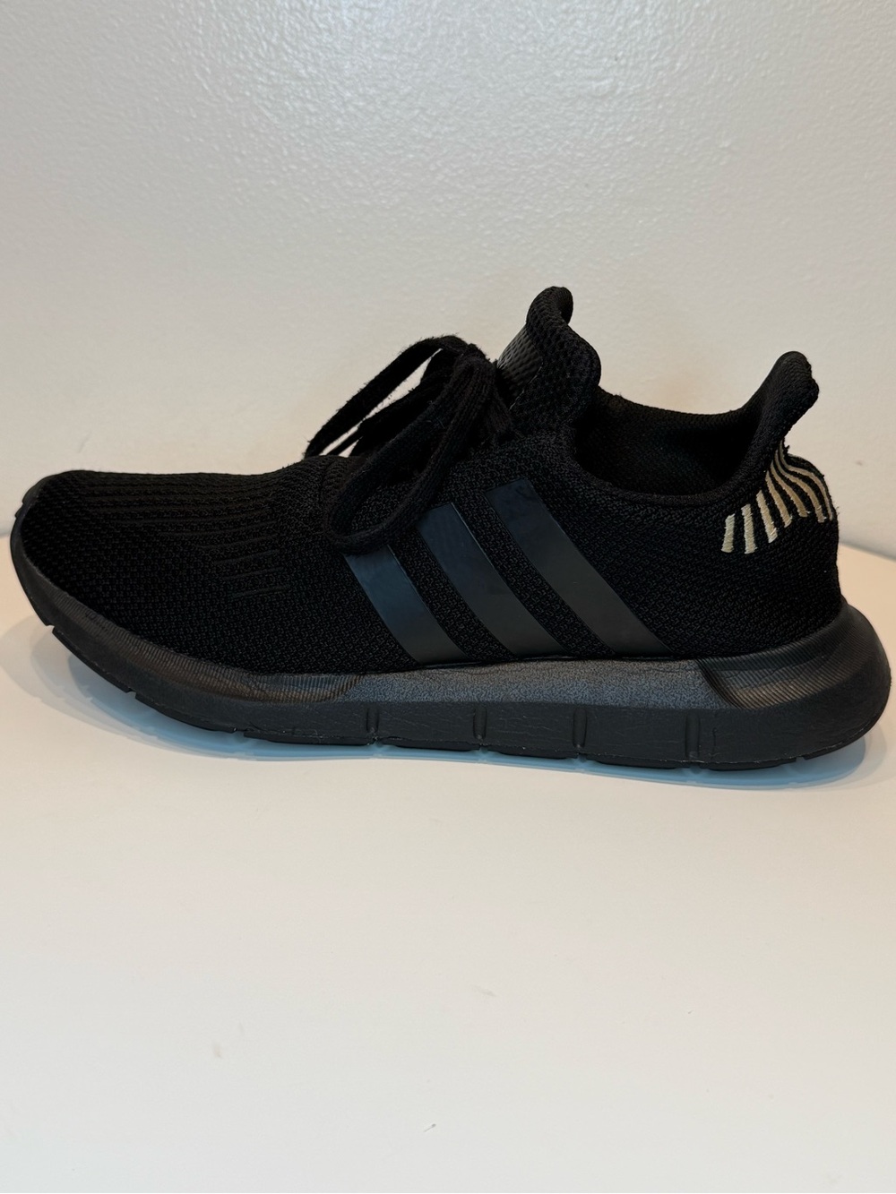 Adidas Swift Run 1.0 Black Sneakers Women Size 8.5